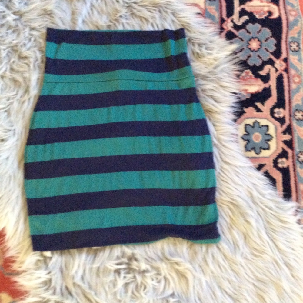 Lily White Pencil skirt/mini